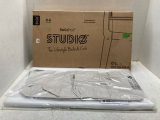 SNUZPOD STUDIO LIFESTYLE BEDSIDE CRIB 0 - 6 MONTHS - RRP - £149: LOCATION - A8