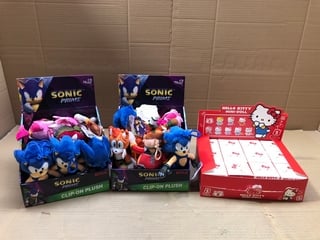 2 X SONIC THE HEDGEHOG CLIP ON PLUSHES TO INCLUDE 8 TO COLLECT HELLO KITTY MINI DOLL'S: LOCATION - A13