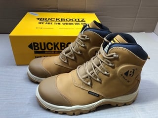 BUCKBOOTZ BANG GUARD BSH 012 PROTECTIVE STEEL TOE BOOTS IN HONEY SIZE: 10: LOCATION - A13