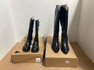 DUNE LONDON LEATHER KNEE HIGH WESTERN BOOTS IN BLACK SIZE: 8 TO INCLUDE VERY WOMENS FASHION KNEE HIGH BIKER BOOTS IN BLACK SIZE: 5: LOCATION - A18