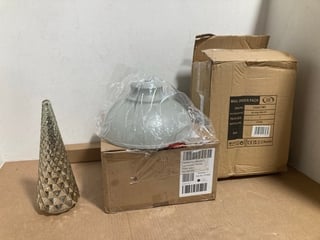 3 X ASSORTED ITEMS TO INCLUDE SPUN METAL SHADE , GOLD LIGHT UP CONICAL TREE: LOCATION - A18