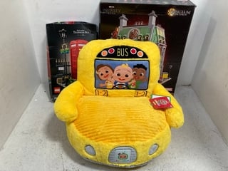 3 X ASSORTED CHILDRENS ITEMS TO INCLUDE COCOMELON PRINTED SOFT CHAIR IN BRIGHT YELLOW: LOCATION - B17