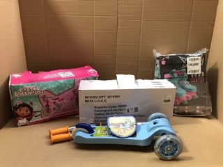 4 X ASSORTED CHILDRENS ITEMS TO INCLUDE 2 X PEPPA PIG MINI GO TILT SCOOTERS WITH LIGHTS: LOCATION - B13