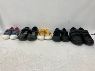 5 X ASSORTED CHILDRENS SHOES TO INCLUDE CLARKS FLORAL GLITTER PATTERN CLIP STRAP SHOES IN YELLOW SIZE: 7: LOCATION - B5