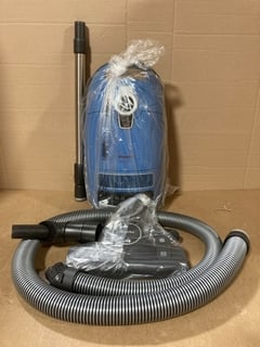 MIELE COMPLETE C3 ALLERGY BAGGED CYLINDER VACUUM CLEANER - RRP - £329: LOCATION - C15