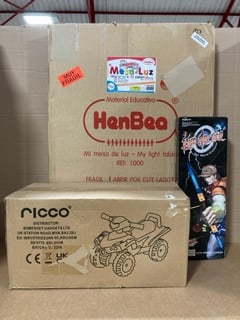 3 X ASSORTED CHILDRENS ITEMS TO INCLUDE RICOO RIDE ON CAR: LOCATION - C15