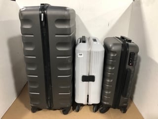 3 X SMALL AND MEDIUM SIZED JOHN LEWIS AND PARTNERS HARDSHELL TRAVEL SUITCASES IN LIGHT AND DARK GREY: LOCATION - C17