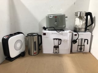 QTY OF ASSORTED JOHN LEWIS AND PARTNERS APPLIANCES TO INCLUDE LARGE STAINLESS STEEL KETTLE , 2 SLICE TOASTER IN GREY: LOCATION - C18