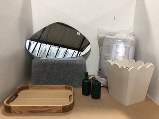 QTY OF ASSORTED JOHN LEWIS AND PARTNERS ITEMS TO INCLUDE GREY STORAGE BASKET , LARGE COMPLIMENTARY WOODEN TRAY IN NATURAL: LOCATION - D13