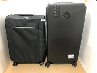 2 X ASSORTED ITEMS TO INCLUDE HERSCHEL HERITAGE HARDSHELL LUGGAGE SUITCASE: LOCATION - D13