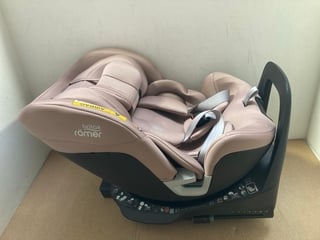 BRITAX ROMER SWIVEL CHILDRENS CAR SEAT IN DUSTY ROSE - RRP - £300: LOCATION - A3