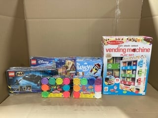 QTY OF ASSORTED CHILDRENS TOYS TO INCLUDE BLUEY POP UP TOY , MELISSA AND DOUG VENDING MACHINE PLAY SET: LOCATION - D10