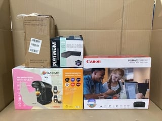 4 X ASSORTED ITEMS TO INCLUDE BOSCH TASSIMO HAPPY BUNDLE COFFEE MACHINE , LANGLEY VELVET TABLE LAMP: LOCATION - D8