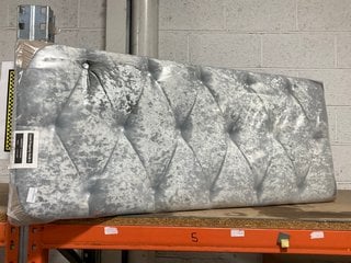 SMALL DOUBLE HEADBOARD IN SILVER: LOCATION - AR5