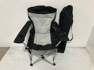 2 X HOMECALL OUTDOOR CAMPING CHAIRS IN BLACK AND GREY: LOCATION - AR6