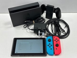 NINTENDO SWITCH 32 GB GAMES CONSOLE IN NEON RED / NEON BLUE: MODEL NO HAC-001(-01, WITH ALL ACCESSORIES (NO BOX)) [JPTM127709]