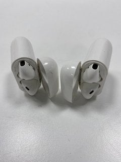 2 PAIRS OF AIRPODS EARBUDS IN WHITE (WITH CHARGING CASE) [JPTM127592]