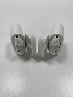 2 PAIRS OF AIRPODS EARBUDS IN WHITE (WITH CHARGING CASE) [JPTM127578]