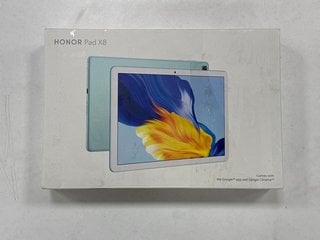 HONOR PAD X8 32GB TABLET WITH WIFI IN MINT GREEN: MODEL NO AGM3-W09HN (WITH BOX, CHARGER & CABLE) [JPTM127843]