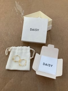 DAISY LONDON MOTHER OF PEARL HOOP EARRINGS - GOLD: LOCATION - E9