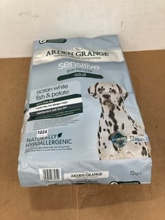 ARDEN GRANGE SENSITIVE ADULT DOG FOOD BBE: SEPT 2025: LOCATION - E9