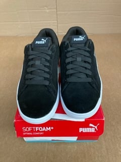 PUMA SMASH V2 BLACK TRAINERS UK SIZE 4: LOCATION - E10