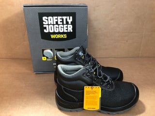 SAFETY JOGGER WORK BOOTS IN BLACK UK SIZE 6: LOCATION - E12