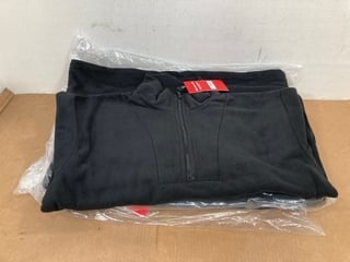 3X RESULT BLACK FLEECES UK SIZE M: LOCATION - H5