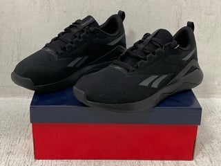 REEBOK NANOFLEX TR 2 TRAINERS IN ALL BLACK UK SIZE 9: LOCATION - H8