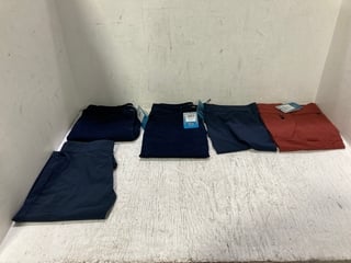 4 X ASSORTED ROHAN CLOTHING ITEMS TO INCLUDE WOMENS VOYAGER CAPRI TOP IN TRUE NAVY - UK 8R: LOCATION - H14