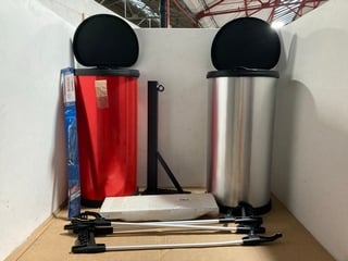 6 X ASSORTED ITEMS TO INCLUDE 2 X CURVER 40L BINS: LOCATION - I16