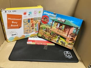 3 X ASSORTED ITEMS TO INCLUDE MONTESSORI BUSY BOARD: LOCATION - I12