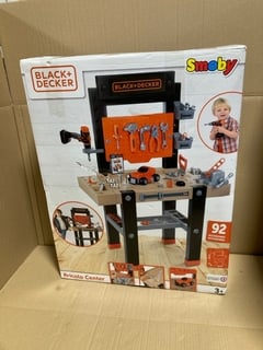 SMOBY BLACK + DECKER BRICOLO CENTER: LOCATION - I12