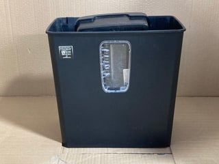 FELLOWES OFFICE PAPER SHREDDER IN BLACK: LOCATION - I11