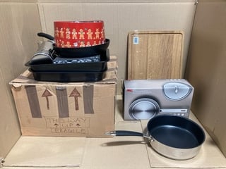 QTY OF ASSORTED JOHN LEWIS & PARTNERS HOUSEHOLD ITEMS TO INCLUDE CLASSIC 18CM 2L SAUCEPAN WITH LID: LOCATION - I8