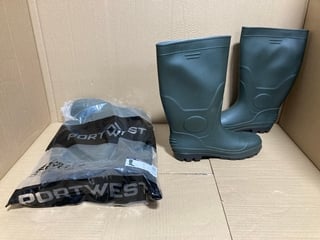 2 X PAIRS OF PORTWEST PVC WELLINGTON BOOTS IN GREEN - UK 10: LOCATION - I8