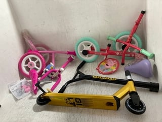 3 X ASSORTED CHILDRENS ITEMS TO INCLUDE EVO UNICORN BALANCE BIKE: LOCATION - J3