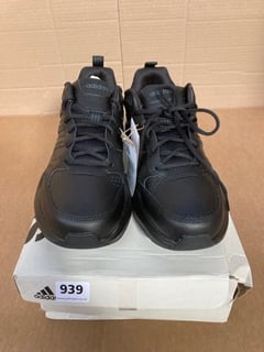 ADIDAS STRUTTER TRAINERS IN ALL BLACK UK SIZE 9.5: LOCATION - E1