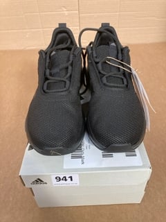 ADIDAS RACER TR23 KIDS TRAINERS IN ALL BLACK UK SIZE 1: LOCATION - E1