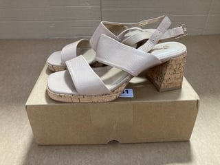 MID HEEL CORK PLATFORM SANDAL - NUDE UK SIZE 5: LOCATION - E2