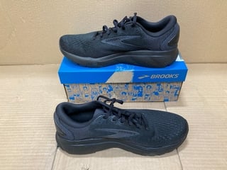 BROOKS GHOST 16 CUSHIONED TRAINERS IN BLACK - UK SIZE 9.5: LOCATION - E7