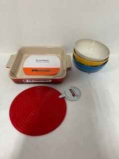 2 X LE CREUSET ITEMS TO INCLUDE LE CREUSET THE RIVIERA COLLECTION CEREAL BOWLS: LOCATION - BR3