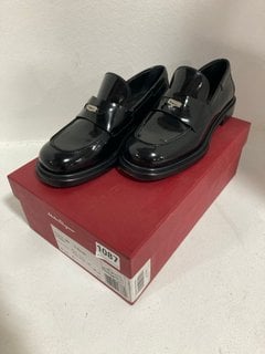 SALVATORE FERRAGAMO WOMEN'S NYX 30 LEATHER LOAFERS - SIZE UK 6.5 - RRP £318: LOCATION - BR5