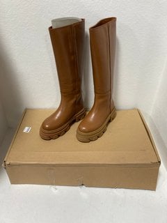 ALOHAS KATIUSKA LEATHER KNEE HIGH BOOTS IN BROWN - SIZE UK 5 - RRP £148: LOCATION - BR6