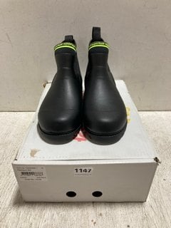 H20 FAGERHOLT RAINING OR NOT ANKLE WELLIES IN BLACK -SIZE UK 7 RRP £115: LOCATION - BR8