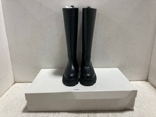 GIA BORGHINI X PERNILLE TEISBAEK PERNI 07 COMBAT BOOTS IN BLACK - SIZE UK 5: LOCATION - BR8