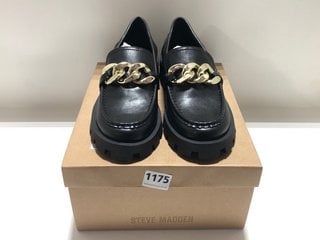 PAIR OF STEVE MADDEN MIX UP LADIES LEATHER SHOES IN BLACK : SIZE 6 UK - RRP £130: LOCATION - BR10