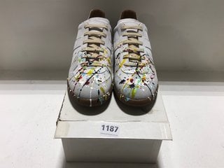 PAIR OF MAISON MARGIELA PARIS MENS PAINT SPLATTER TRAINERS IN WHITE : SIZE 9 UK: LOCATION - BR11