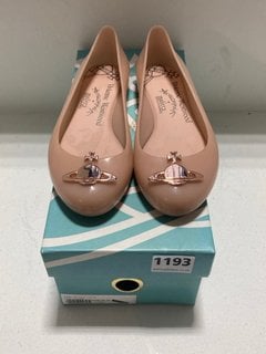 PAIR OF VIVIENNE WESTWOOD MELISSA SLIP ON SHOES : SIZE 3 UK: LOCATION - BR11