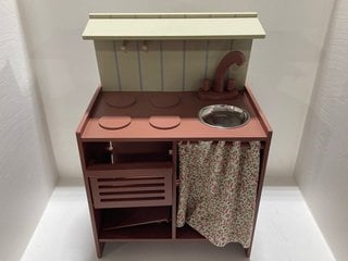 CHILDRENS WOODEN KITCHEN CUPBOARD STYLE PLAYSET: LOCATION - BR11